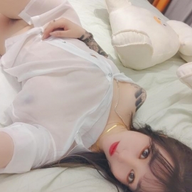 花臂大奶