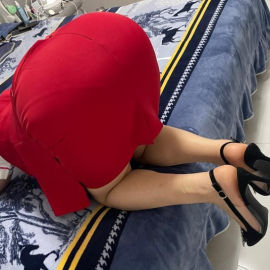 塔坛制服少妇