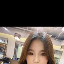 水量巨大的妹子，水是透明的，洞很小